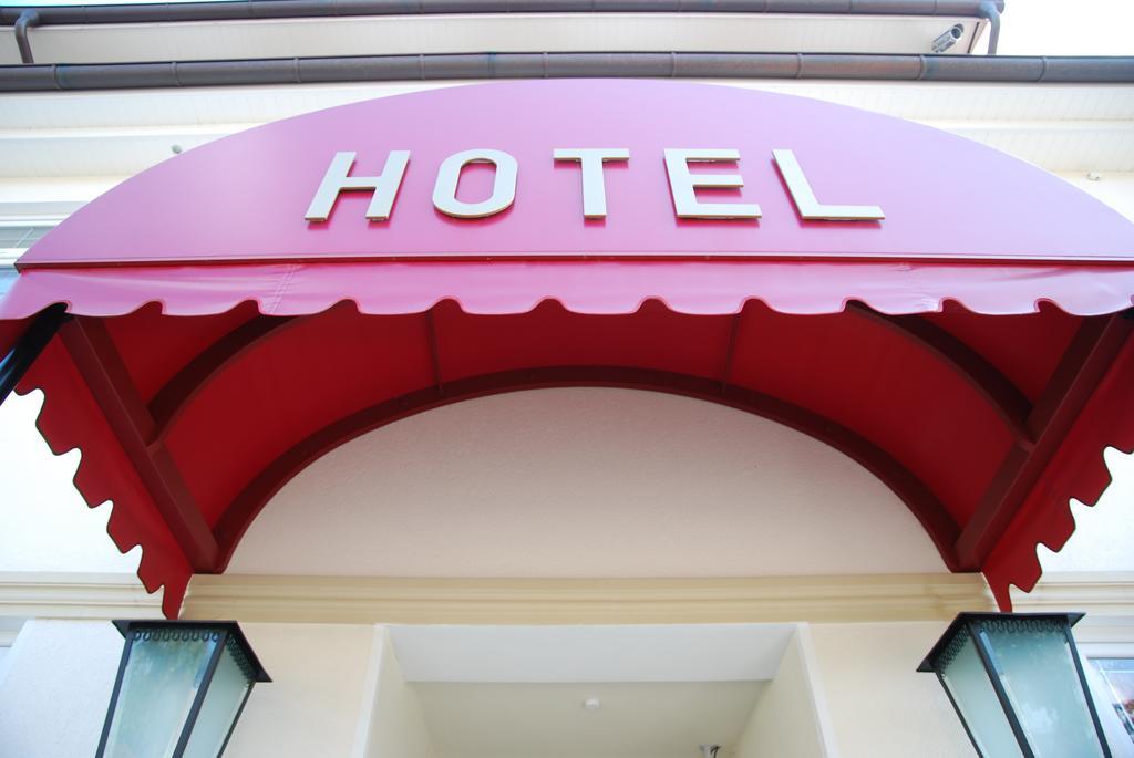 Muensterlaender Hof Hotel Cloppenburg Bagian luar foto
