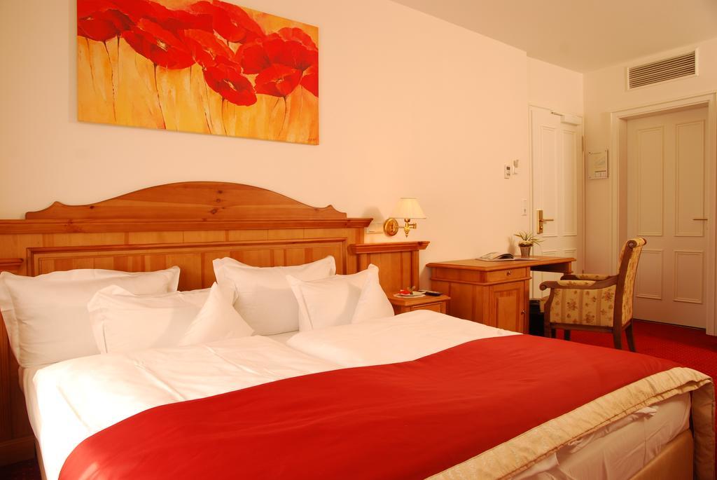 Muensterlaender Hof Hotel Cloppenburg Bagian luar foto